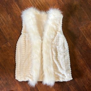 LIB New York white faux fur vest s/m